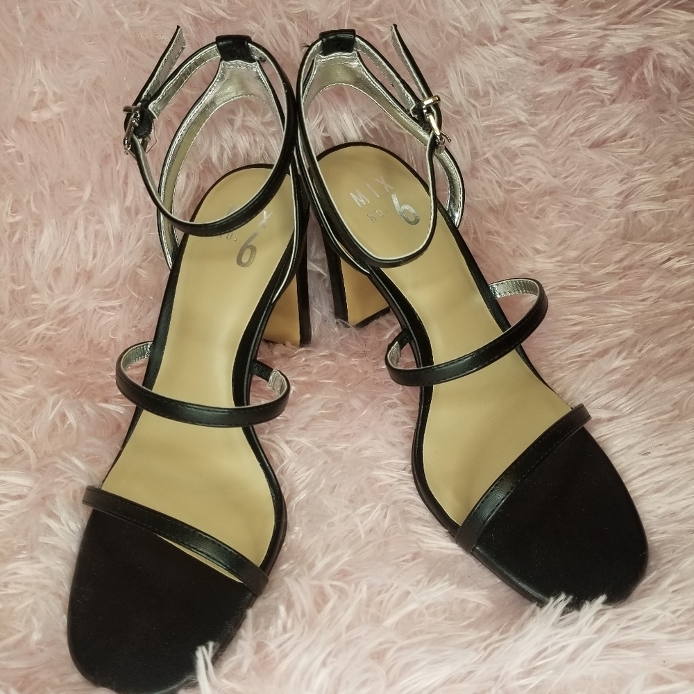 MIX NO.6 ALICIANA SANDAL SIZE 7 BLACK